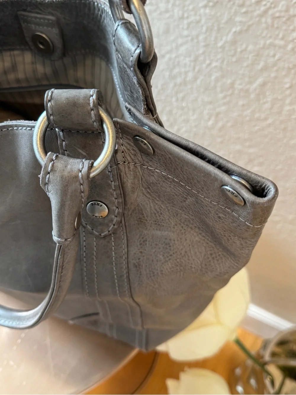 Frye Melissa shoulder tote bag in Ice Gray